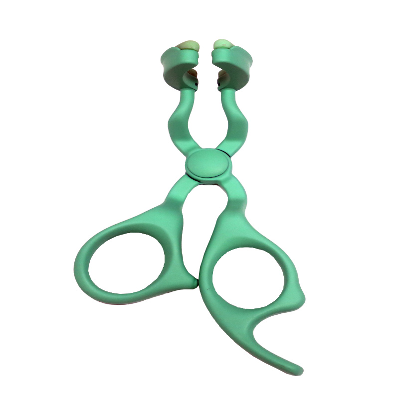 Bantuan Lensa Kontak Berwarna